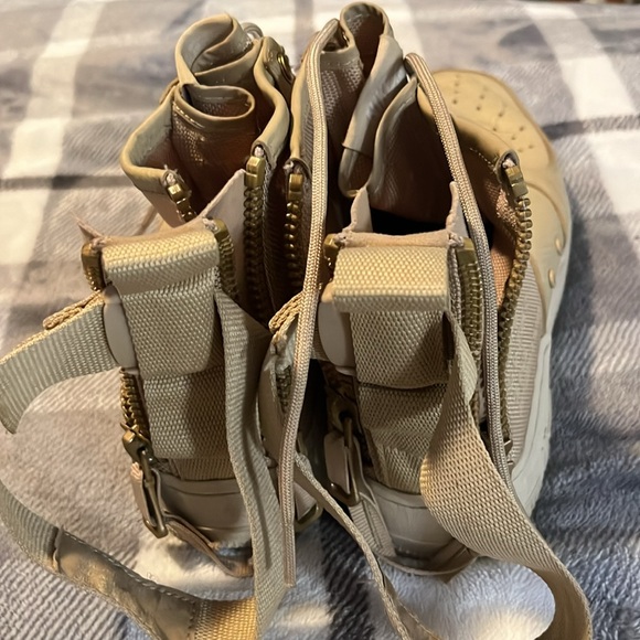 Boys Nike Air SF AF1 Nude/Tan Sneaker size 7 - Picture 4 of 8